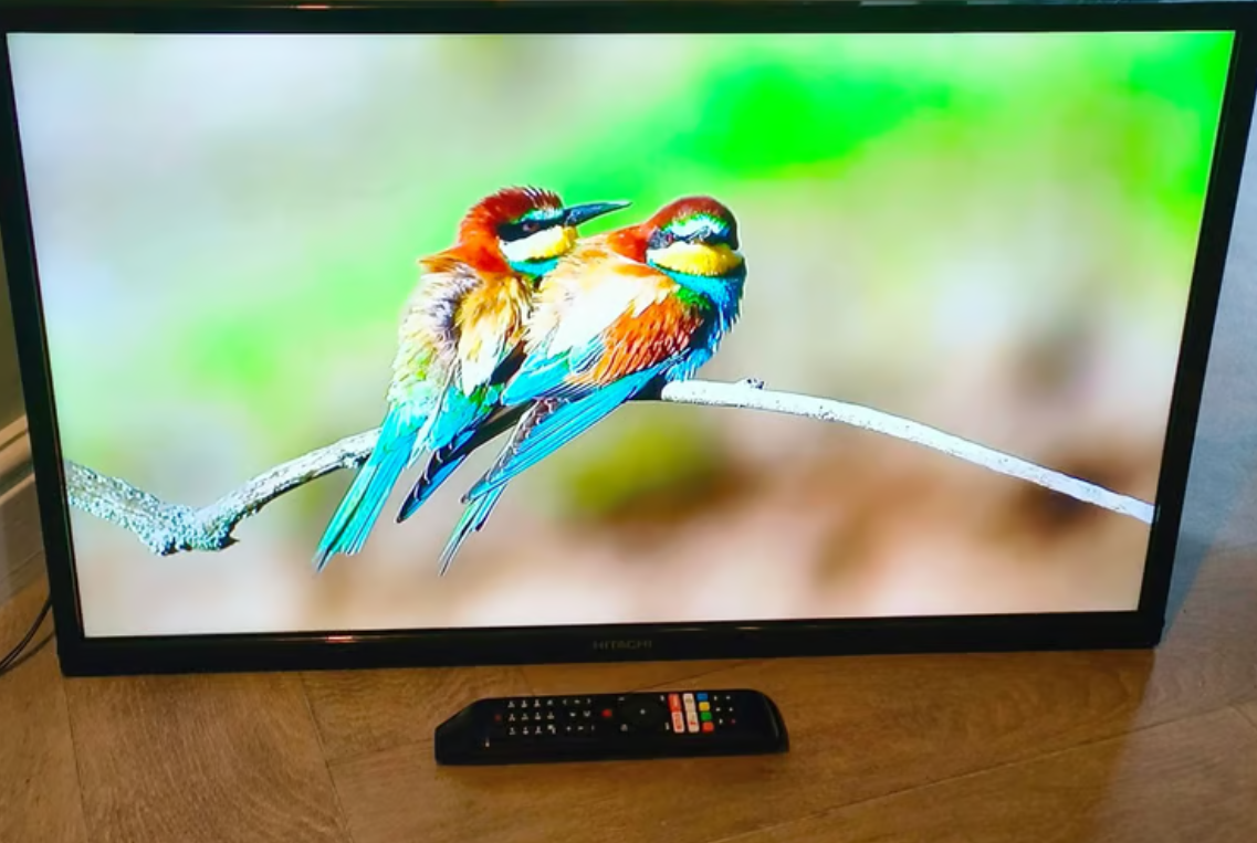 Hitachi 32 inch Full HD 1080p LED Smart TV HDMI USB Netflix YouTube